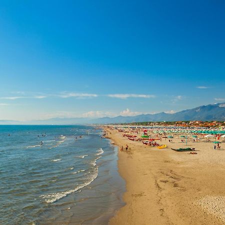 Suite Ondina Viareggio Apartments Екстериор снимка