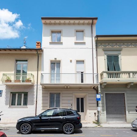 Suite Ondina Viareggio Apartments Екстериор снимка