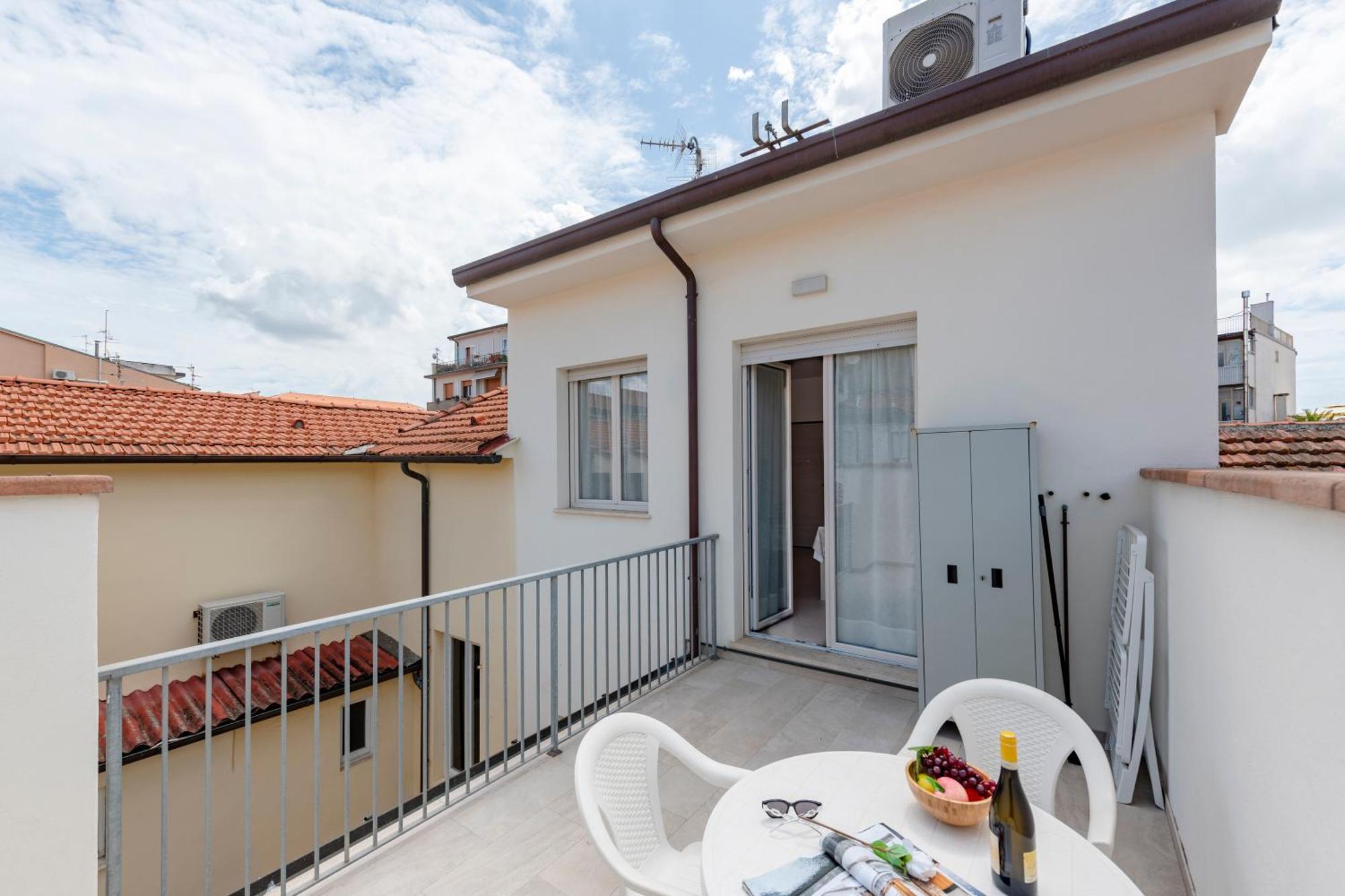 Suite Ondina Viareggio Apartments Екстериор снимка
